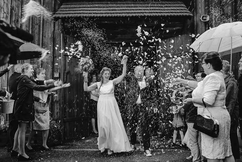 Just Married Photography zdjęcia które zachwycają 2020 black&white czarno białe ślub wesele fotografia ślubna inspiracje www.abcslubu.pl